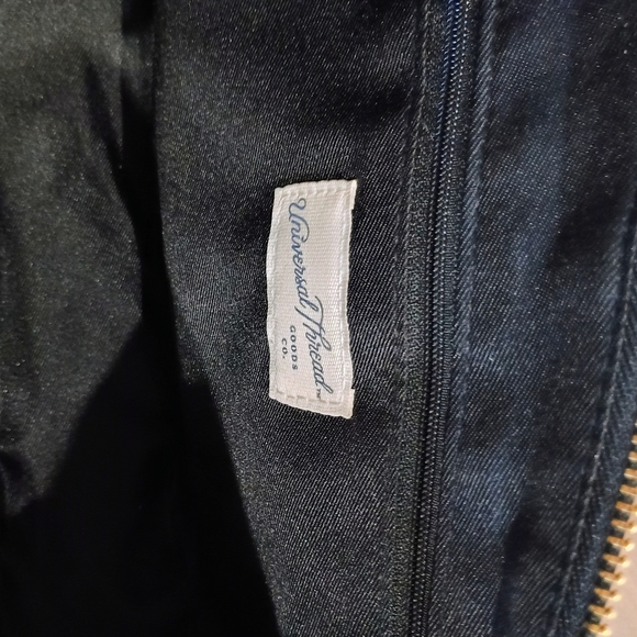 Universal Thread Black Mini Bag with Gold Chain - Picture 5 of 7